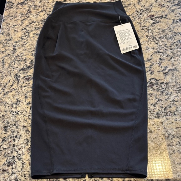 lululemon athletica Dresses & Skirts - Lululemon Nulu HR Black Pencil Skirt NWT Sz 2